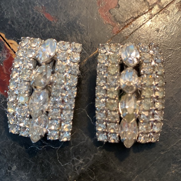 Elegant Silver Rhinestone Earrings - Picture 5 of 6